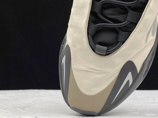FY3729 Yeezy 700 Adidas MNVN Bone Boost 0718